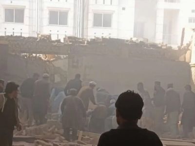 Pakistan’da camiye saldırı! Çok sayıda ölü ve yaralı var