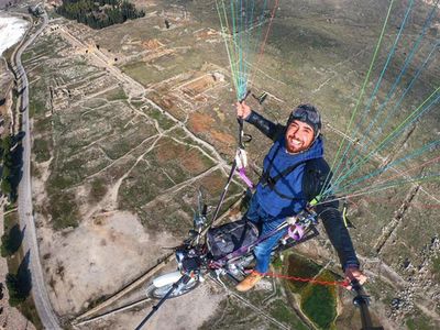 Pamukkale'de Motosikletli Paraşüt Denemesi