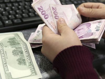 Parasını TL'ye Geçirene Vergi İstisnası Verilecek