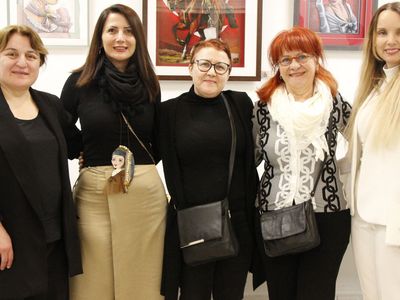 Paris’te 4 Türk kadın ressamın eserleri Fransız halkıyla buluştu!