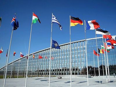 Paris'te Konuştu! NATO Genel Sekreteri Stoltenberg Türkiye Dedi