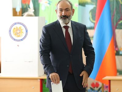 Paşinyan Oyların Yarısı Sayılmadan Zafer İlan Etti! Ermeni Halkına Teşekkür Etti