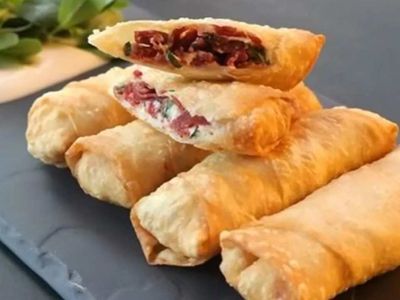 Pastırmalı paçanga böreği tarifi: çıtır çıtır pastırmalı paçanga böreği nasıl yapılır? Paçanga böreği malzemeleri ve yapılışı