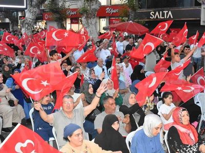 Pendik'te 15 Temmuz'un 10. yıl dönümünde şehitler ve gaziler için yürüyüş düzenlendi