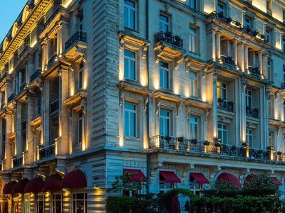 Pera Palas Hotel'de gecelik konaklama ücreti ne kadar? Pera Palas nerede?