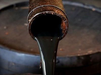 Ekonomi Uzmanları Uyardı! Petrol Fiyatlarında Korkutan Dalgalanma