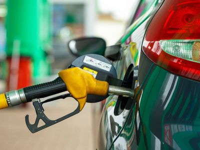 Petroldeki dalgalanma gözleri akaryakıta çevirdi: Benzin ve motorine indirim gelecek mi?