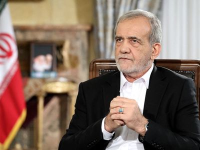 Pezeşkiyan’dan özeleştiri: Halk mutsuzsa sorumlusu biziz