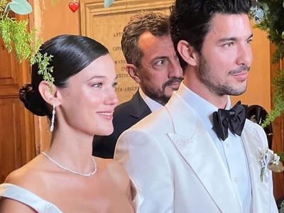 Pınar Deniz'in 165 Bin TL'lik Gelinliği Beğenilmedi: ''Son Anda Aldık Keyfimize Baktık'' Dedi
