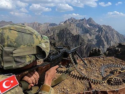 PKK’lı Terörist Güvenlik Güçlerine Teslim Oldu