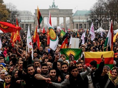 PKK’lı teröristler Avrupa’daki Türklere saldırıyorlar!