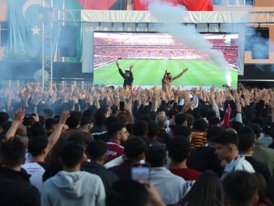 Play-off finali sonrası sokaklar bayram yerine döndü: Elazığspor Orduspor’u yenerek 2. Lig’e yükseldi