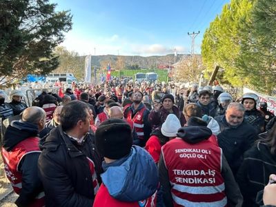 Polonez işçilerine çevik kuvvet müdahalesi