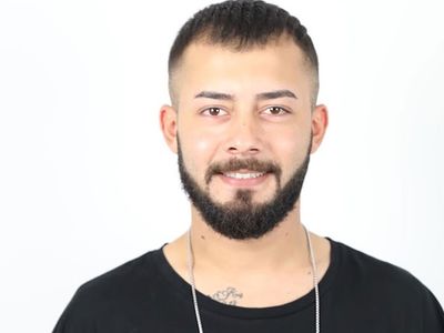 Pop müzikte son dönemlerde büyük bir çıkış yakalayan Kurtuluş Kuş'un hayranına cinsel istismarda bulunduğu iddia edildi