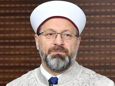 Prof. Dr. Ali Erbaş'tan CHP'li Özgür Özel'e İbretlik Cevap!