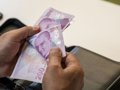 PTT’den elektrik faturalarına destek ödemeleri başladı: Hane başına 171 TL!
