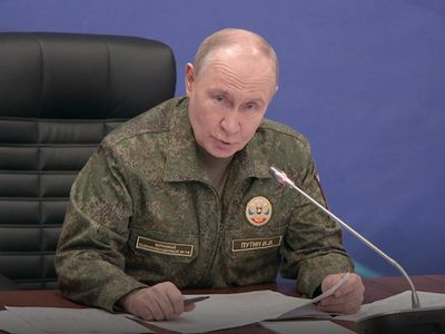 Putin'den üniformalı mesaj: "Hedeflerimize ulaşacağız"