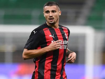 Rade Krunic kimdir, nereli ve kaç yaşında? Fenerbahçe’nin yeni transferi Rade Krunic hangi takımdan geldi? Rade Krunic biyografisi ve istatistikleri