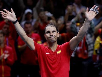 Rafael Nadal'dan kortlara duygusal veda!