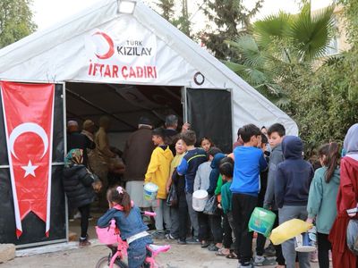 Ramazan bereketi Kızılay’la çoğalıyor Yardımseverler bayramda Kızılay eliyle destek oluyor