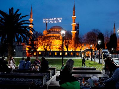 Ramazan’ın ilk orucu yarın tutulacak: Milyonlar gece sahurlarını yapacak