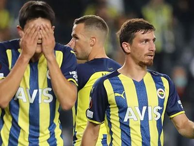 Rangers'ın UEFA Avrupa Ligi'ni kazanamaması nedeniyle Fenerbahçe'ye Şampiyonlar Ligi'nden kötü haber geldi!