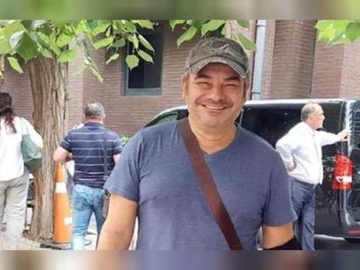 Rebeka şarkısıyla bir döneme damgasını vuran Akın'ın son hali şaşırttı! 90'ların başarılı şarkıcısı beklenmedik bir sektörde ortaya çıktı