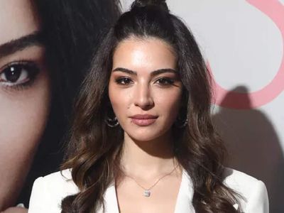 Reklam yüzü olan Melisa Aslı Pamuk'a iç çamaşırı tepkisi!