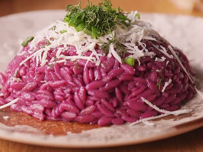 Rengi Gibi Tadına da Bayılacağınız Bir Yemek: Pembe Pilav Tarifi!