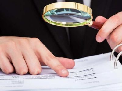 Resmi evrakta sahtecilik suçu nedir, ne kadar cezası vardır? Resmi belgede sahtecilik hangi suça girer? Gerçeğe aykırı resmi belge düzenleme ve cezaları