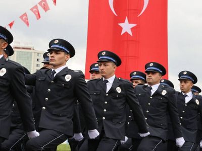 Resmi Gazete’de yayımlandı: Emniyet 10 bin polis memuru alımı yapacak