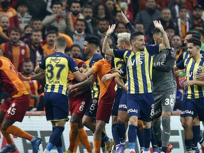 Rıdvan Dilmen, Fenerbahçe'nin bu hafta oynanacak olan derbi mücadelesinde Galatasaray'ı mağlup edeceğini söyledi!