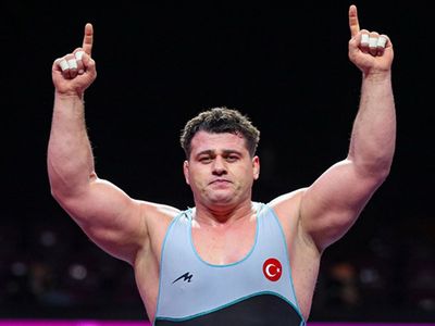 Rıza Kayaalp gümüş madalya ile Türkiye'ye dönüyor!