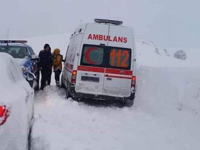 Rize’de Vatandaşlar Kardan Kapanan Yolları Açılsın Diye Asılsız Hasta İhbarında Bulundu 