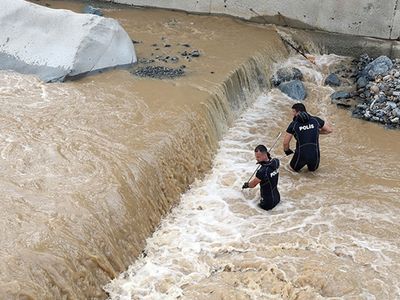 Rize'de Yaşanan Sel Felaketinde Kayıplara Karışan 2 Kişiyi Arama Çalışmaları Sürüyor!