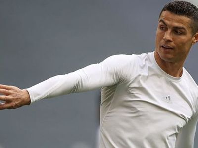 Ronaldo'nun Maç Sonu Hareketi Tartışma Yarattı