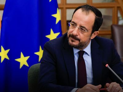 Rum basınından Hristodulidis’e: "Çözümü halkla ilişkiler faaliyetine dönüştürdü"