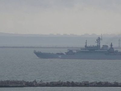 Rus Savaş Gemileri Azak Denizi'ne Giriş Yaptı!