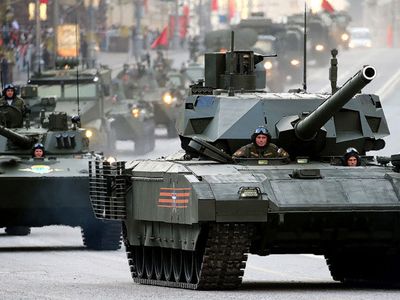 Rus Tankları Kiev'e Girdi: Hükümet Binaları Çevresinde Çatışma!