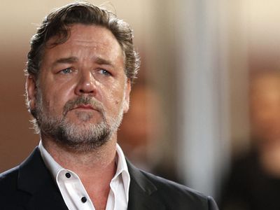 Russel Crowe Aldığı Acı Haber İle Yıkıldı!