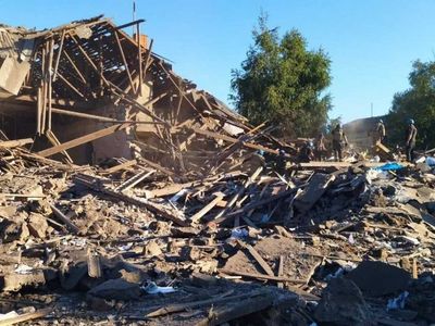 Rusya, tansiyonun düşmesine izin vermiyor! Donetsk'te kasabaya feci saldırı: 6 ölü