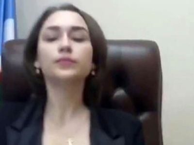 Rusya Ticaret Bakanı'nın Dekoltesi Olay Oldu!
