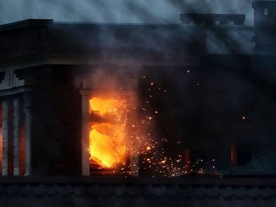 Rusya'da Gözaltına Alınmak İstenen Çete Lideri Evini Ateşe Verdi