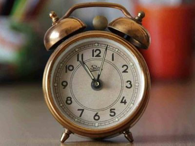 Saatlerdeki PM ve AM ifadeleri ne anlama gelmektedir? Öğleden sonra PM mi, AM mi? Saatlerdeki PM ve AM ifadelerinin anlamı