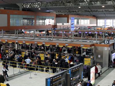 Sabiha Gökçen’de seferlere hava engeli: Uçuşların yüzde 10’u iptal edildi