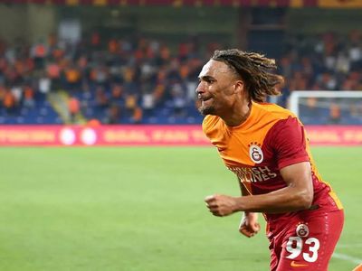 Sacha Boey Strasbourg’a transfer olacak mı? Strasbourg Sacha Boey’in peşinde mi? Galatasaray’da kadro dışı kalan Boey’e Fransız ekibi talip oldu