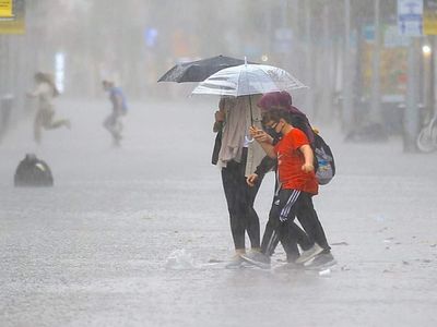 Sağanak yağışlar hız kesmeyecek: Meteoroloji’den tüm yurda uyarı