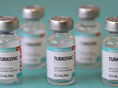 Sağlık Bakanı Koca Dünyada Bir İlk Diyerek Duyurdu: 2 Doz BionTech Olana 1 TURKOVAC!