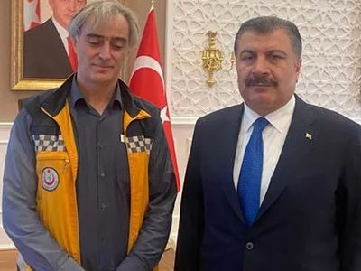 Sağlık Bakanı Fahrettin Koca eylem yapan ambulans şoförü ile görüştü! 'Çok şey konuştuk ama'