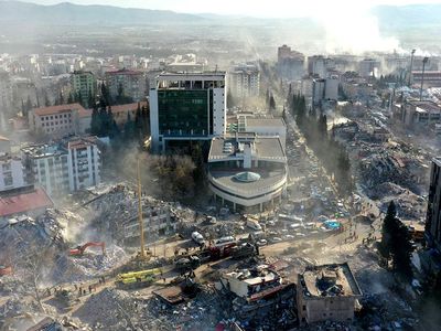 Sağlık Bakanlığı deprem bölgesinde salgın riskine yönelik tedbirler alıyor